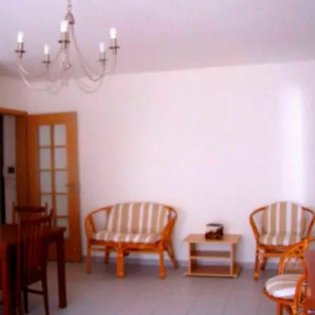 Encosta Da Marina Apart דירה